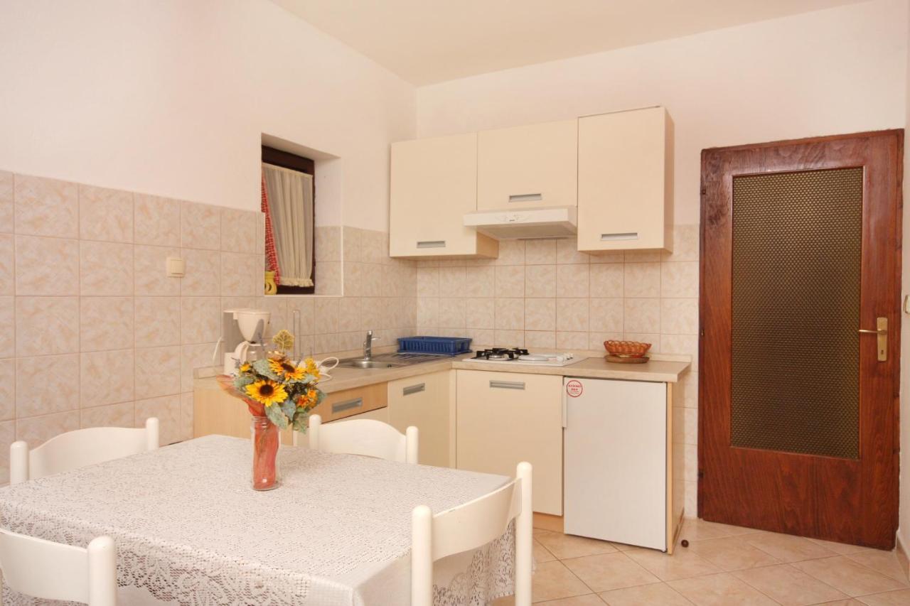 Apartment Vrbnik 5301B Exterior foto